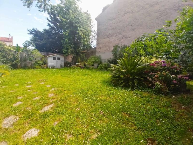 Maison - 320 m² - 10 pièces