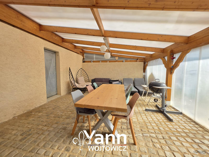 Maison - 97 m² - 5 pièces