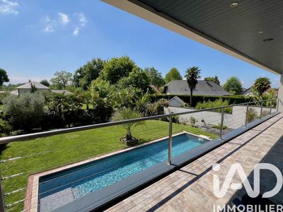 Maison - 189 m² - 7 pièces