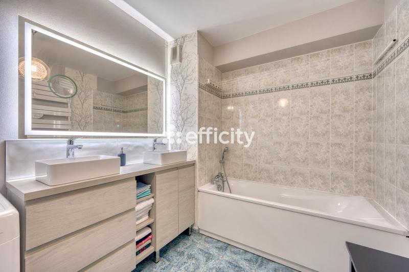 Appartement - 90 m² - 4 pièces