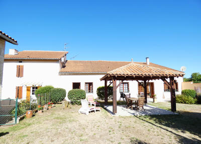 Maison - 245 m² - 7 pièces