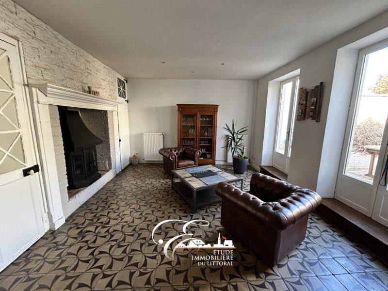 Maison - 218 m² - 9 pièces