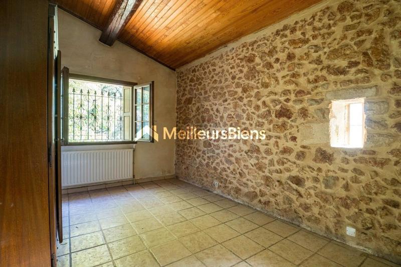 Propriété - 247 m² - 9 pièces