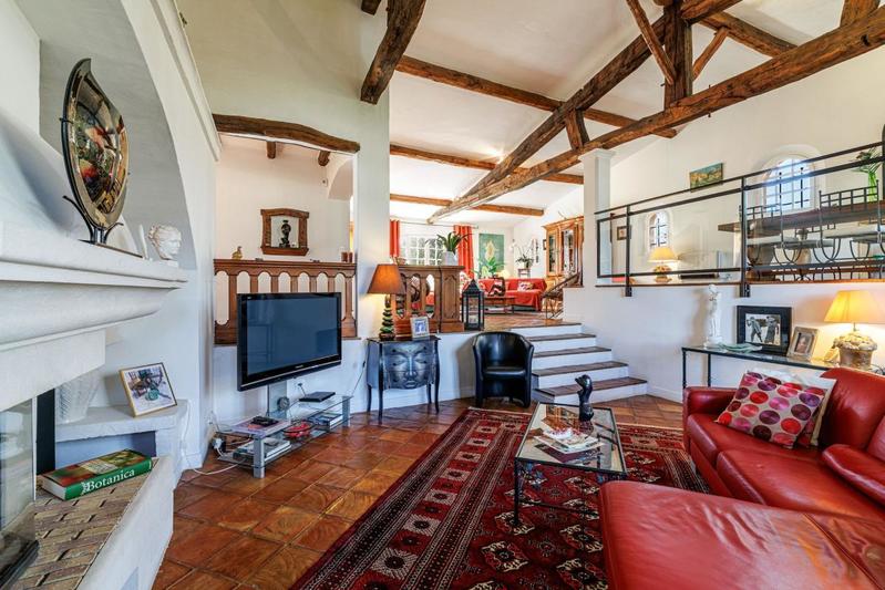 Propriété - 300 m² - 7 pièces