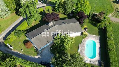 Maison - 218 m² - 8 pièces