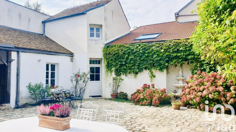 Maison - 230 m² - 8 pièces