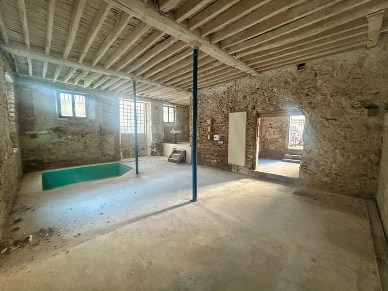 Local commercial - 75 m² - 1 pièce