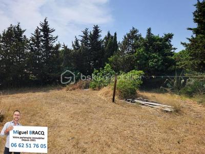 Terrain constructible - 623 m²