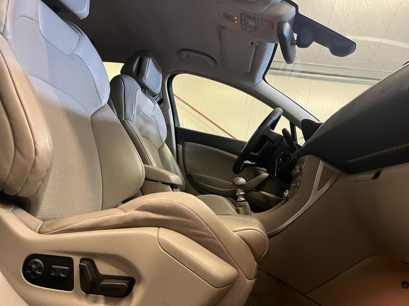 Citroën C5 Berline 2.0 HDi 140 cv / Exclusive Distribution Faite