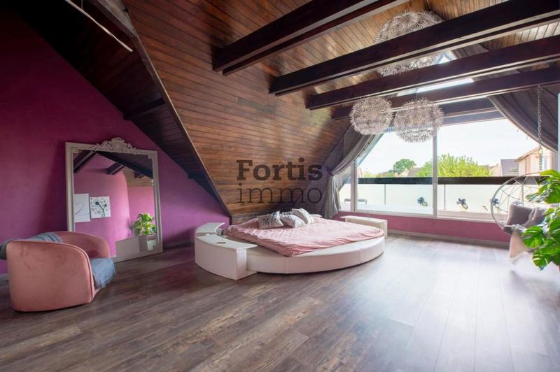 Maison - 226 m² - 9 pièces