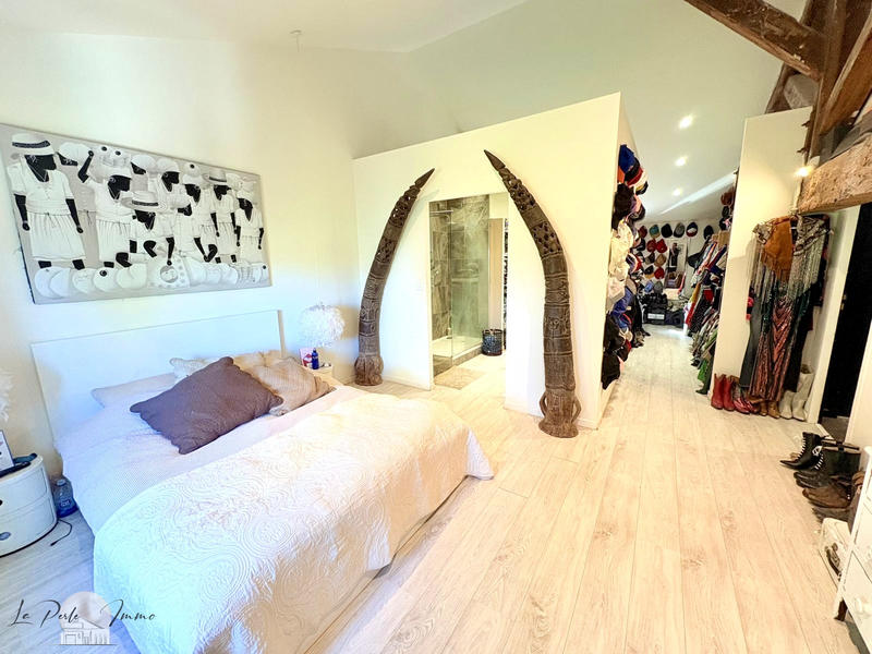 Mas - 210 m² - 5 pièces