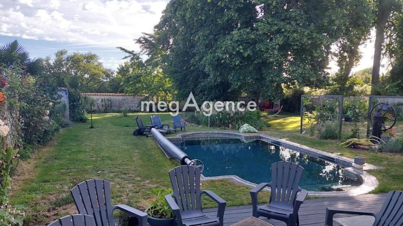 Maison - 367 m² - 14 pièces