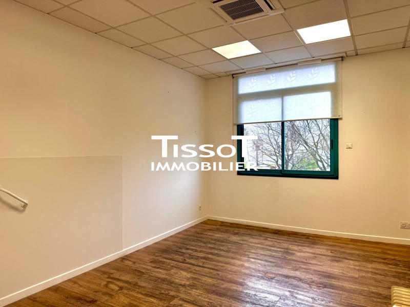 Bureau - 101 m² - 5 pièces