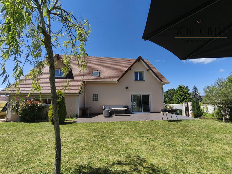 Maison - 221 m² - 6 pièces