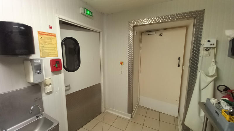 Local commercial - 1 082 m²