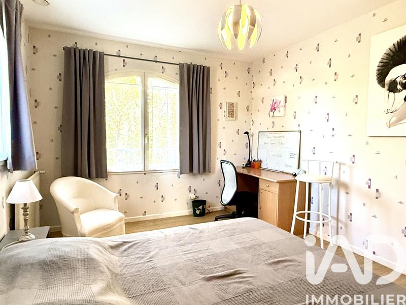 Maison - 240 m² - 8 pièces