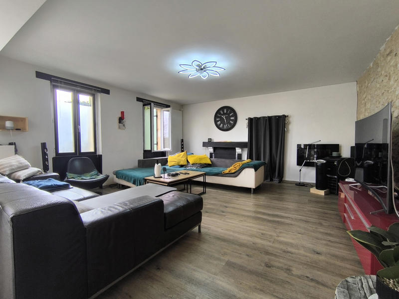 Maison - 340 m² - 8 pièces