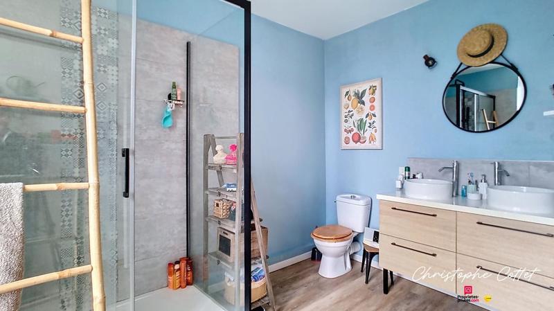 Maison - 207 m² - 8 pièces