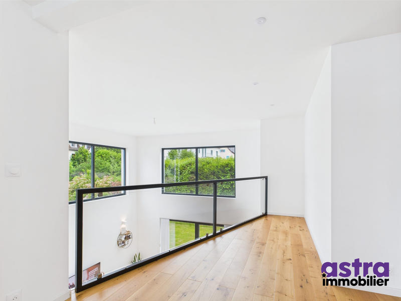 Maison contemporaine - 174 m² - 7 pièces