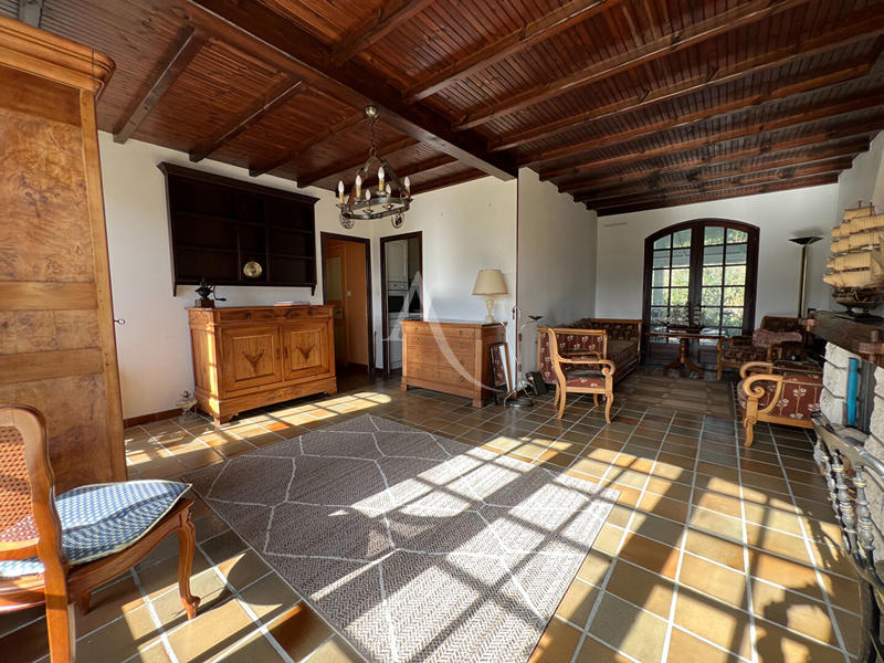 Maison - 147 m² - 6 pièces