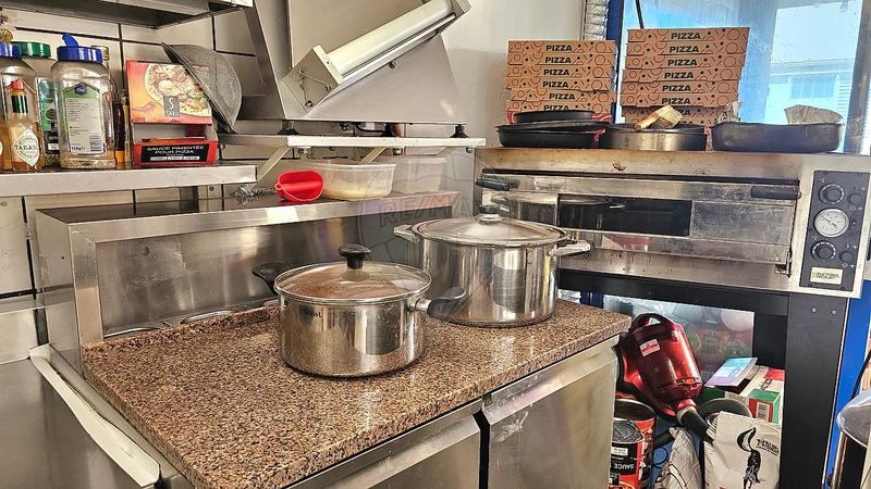 Magasins - 75 m² - 1 pièce