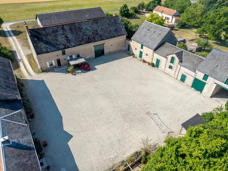 Maison - 235 m² - 8 pièces