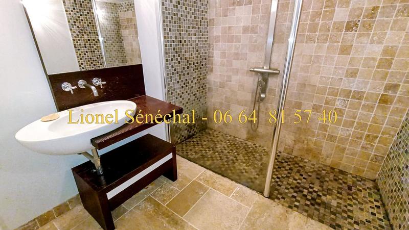 Maison - 247 m² - 15 pièces