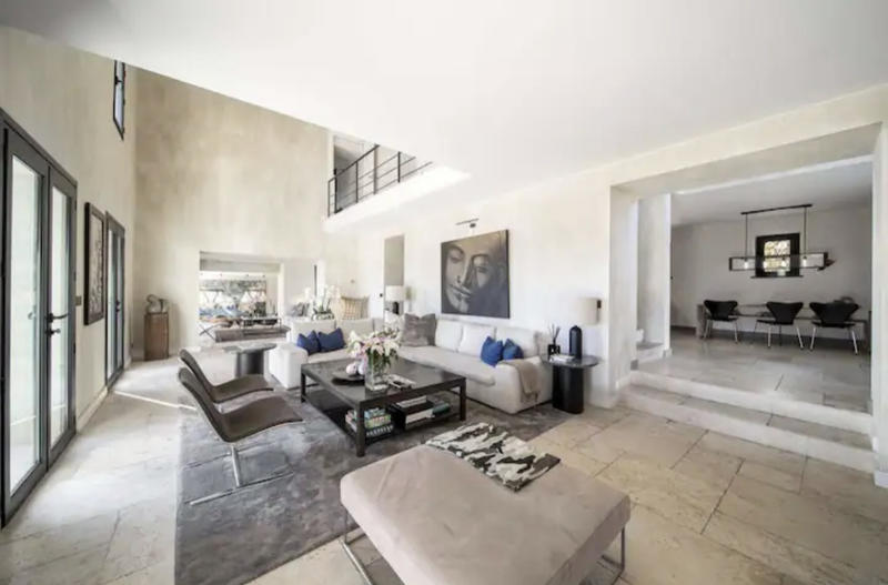 Villa - 360 m² - 6 pièces