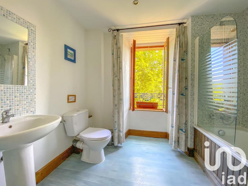 Maison - 265 m² - 11 pièces