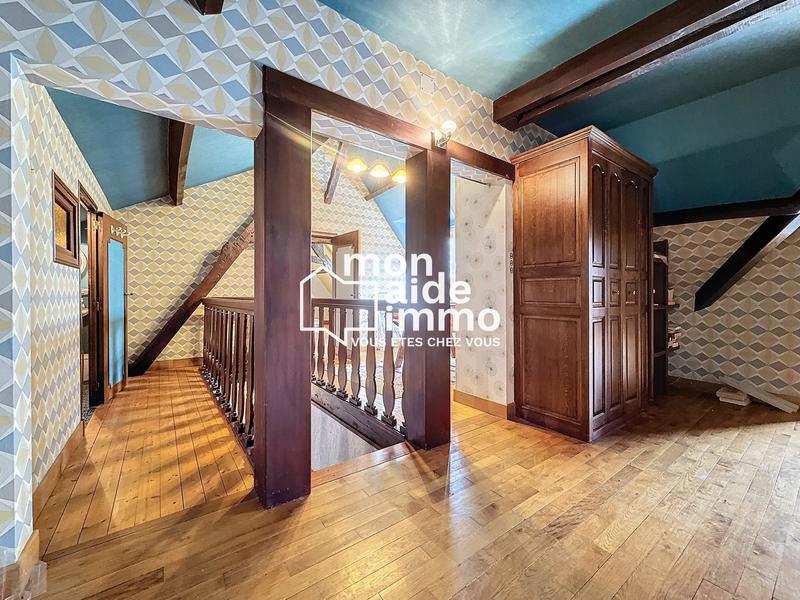 Maison - 250 m² - 7 pièces