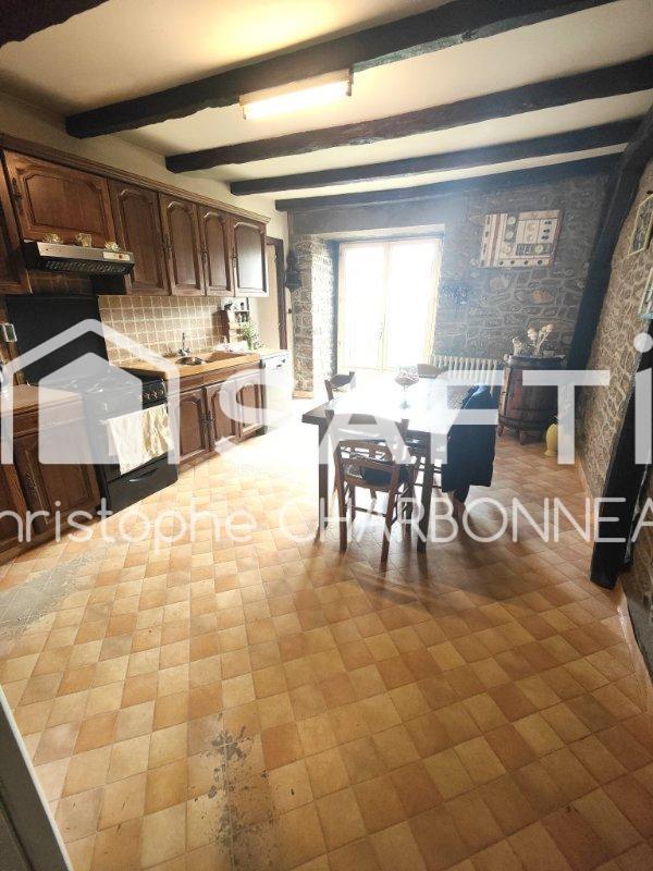 Propriété - 255 m² - 6 pièces