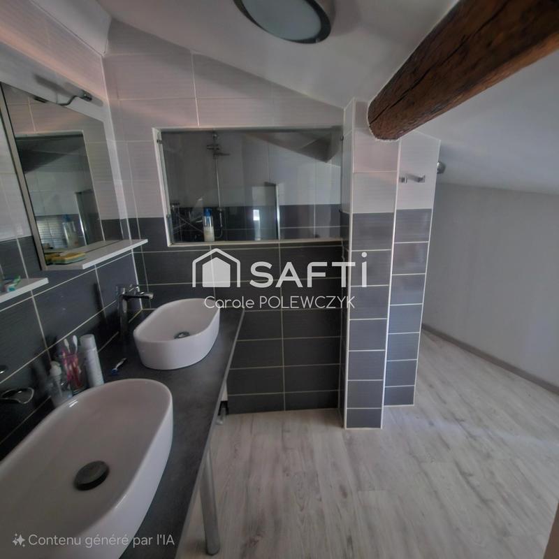 Maison - 230 m² - 6 pièces