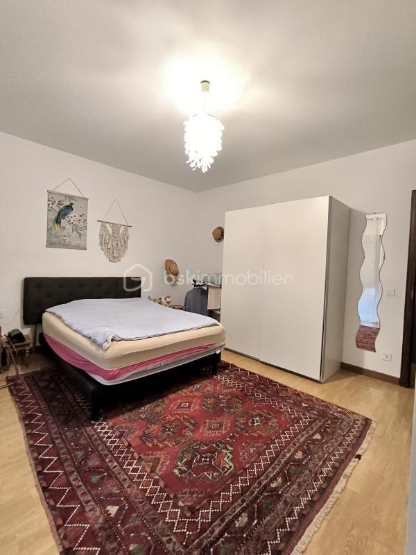 Maison traditionnelle - 290 m² - 9 pièces