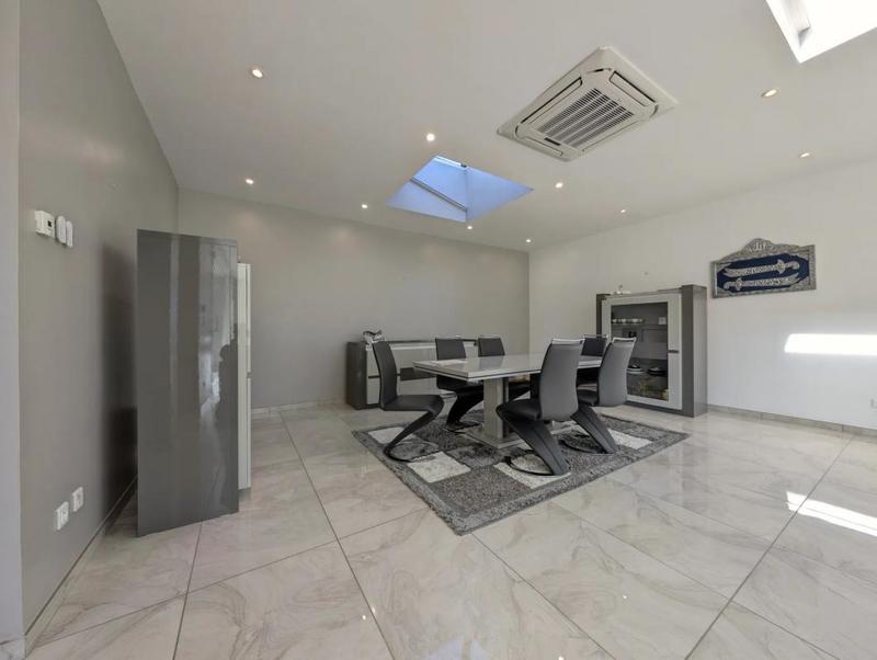 Maison - 196 m² - 6 pièces