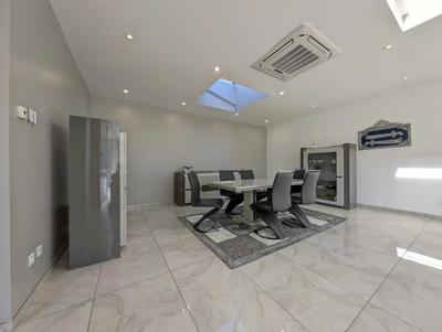 Maison - 196 m² - 6 pièces