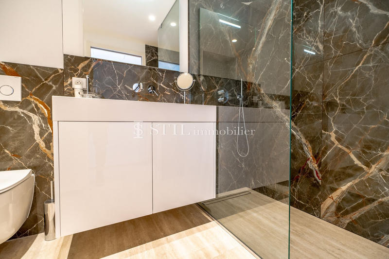 Villa - 297 m² - 8 pièces