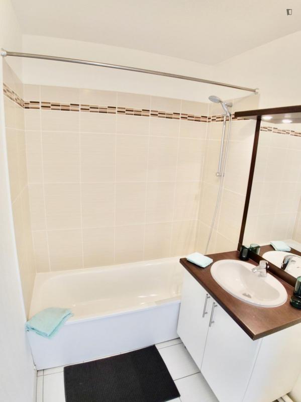 Chambre - 12 m² - 5 pièces