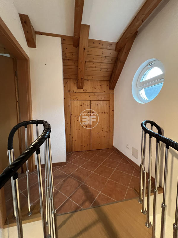 Maison - 349 m² - 12 pièces