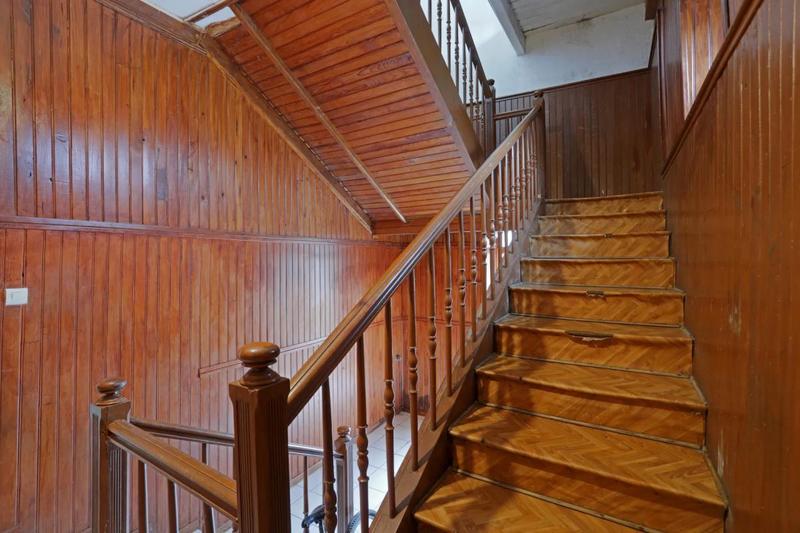 Maison - 250 m² - 7 pièces