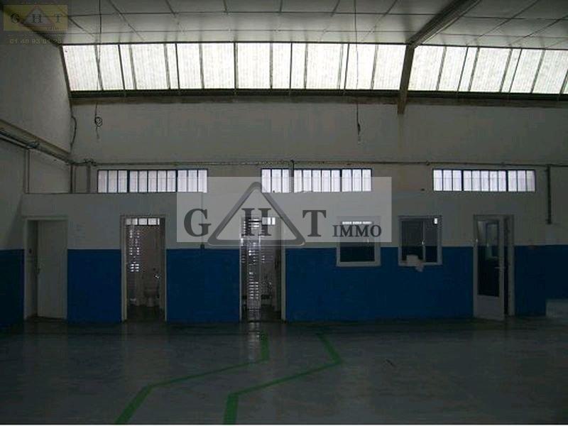 Entrepôt - 1 385 m²