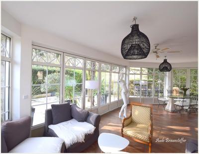 Maison - 273 m² - 9 pièces