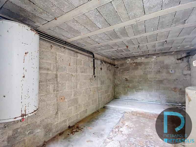 Maison ancienne - 461 m² - 3 pièces