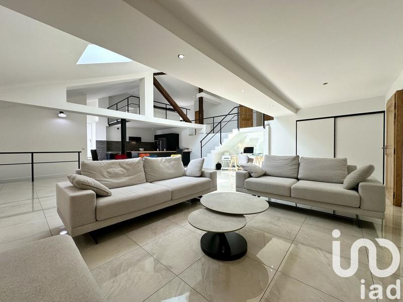 Appartement - 213 m² - 6 pièces