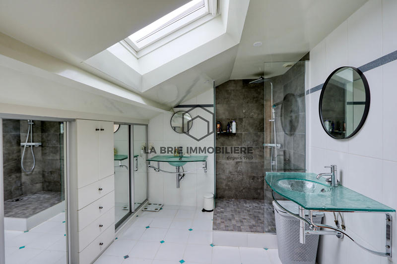 Maison - 122 m² - 6 pièces