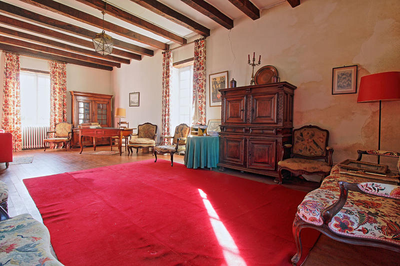 Maison - 460 m² - 15 pièces