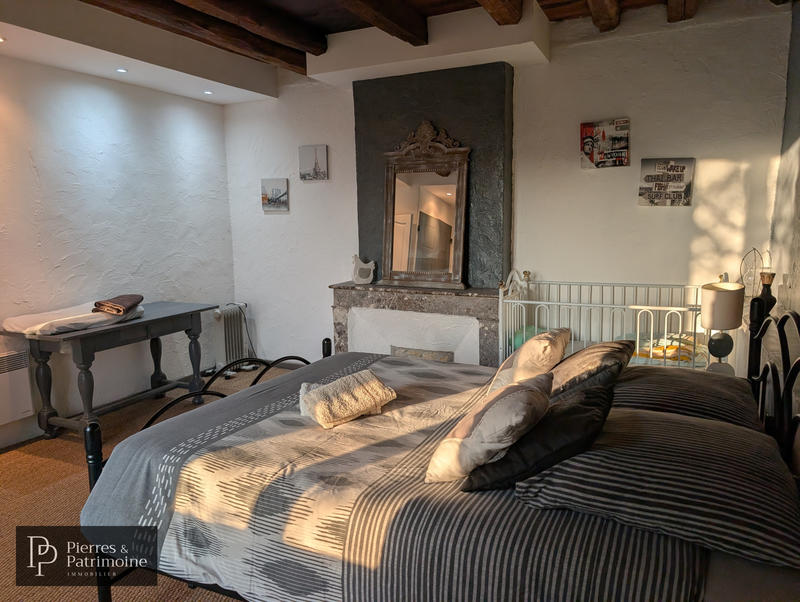 Propriété - 248 m² - 10 pièces