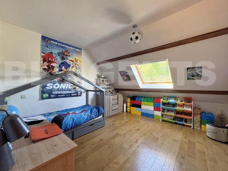 Maison - 243 m² - 8 pièces