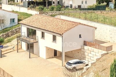 Maison - 97 m² - 4 pièces