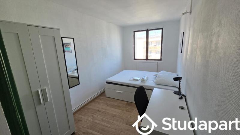 Chambre - 10 m² - 1 pièce