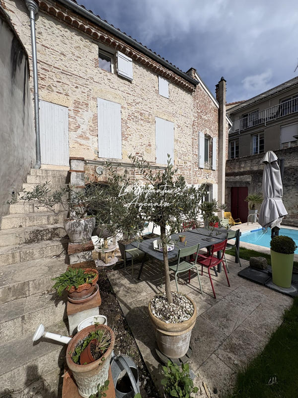 Maison - 215 m² - 6 pièces